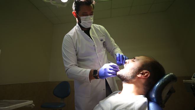 ÇIKMAYAN 20 YAŞ DİŞİNDE 