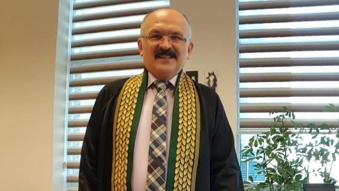 HAKİM BİLGİÇ KORONAVİRÜSE YENİK DÜŞTÜ