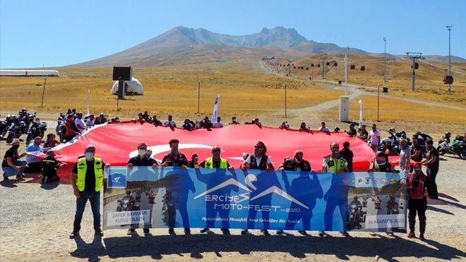 ERCİYES MOTO FEST DEMİR ATLILARIN ZAFER BAYRAMI KUTLAMASI İLE YAPILDI