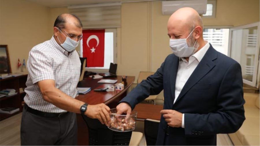 BAŞKAN ÇOLAKBAYRAKDAR PERSONEL İLE BAYRAMLAŞTI