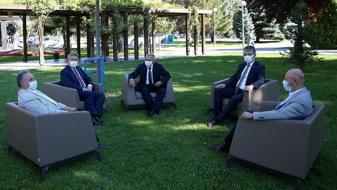 AK BAŞKANLARDAN ‘AÇIK HAVA’ TOPLANTISI