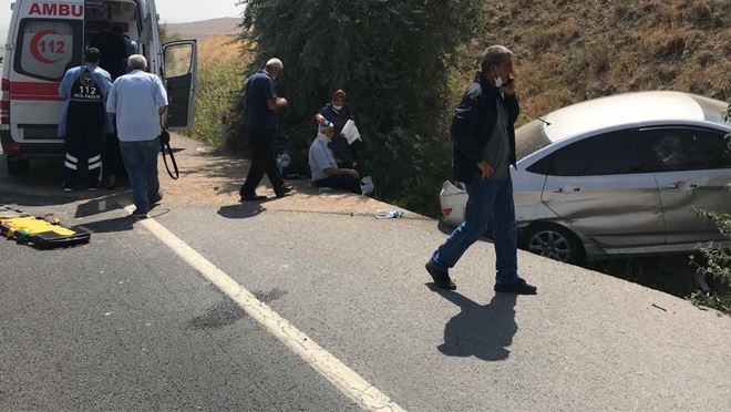 OTOMOBİL YOLDAN ÇIKTI