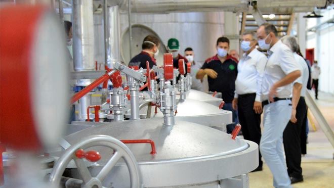 BAŞKAN AKAY KAYSERİ ŞEKER’İN ÜRETİM AŞAMALARINI İNCELEDİ