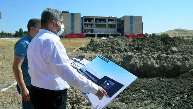 BÜNYAN BELEDİYESİ 22 DÜKKANLI TİCARET MERKEZİ YAPIYOR