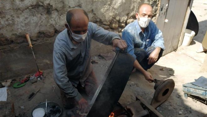 BABA MESLEĞİ KALAYCILIĞI AYAKTA TUTMAYA ÇALIŞIYORLAR