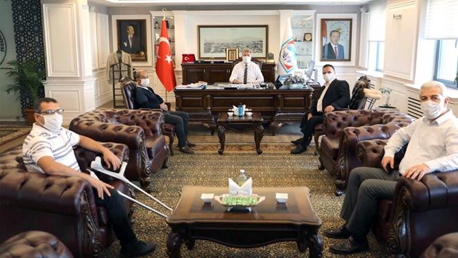 AMPUTE TAKIMI BAŞKAN PALANCIOĞLU’NU ZİYARET ETTİ