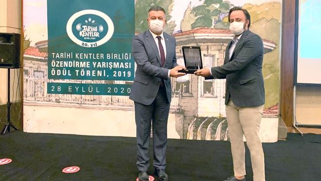 KOCASİNAN’IN TARİHLE GELECEĞİ BÜTÜNLEŞTİREN ÇALIŞMALARA TKB’DEN ÖDÜL