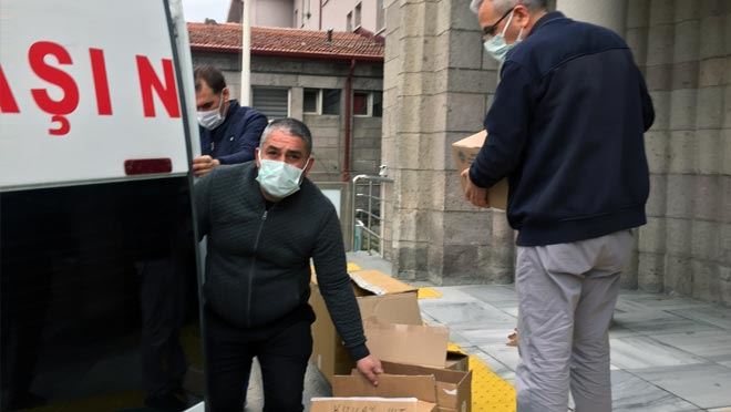 KORONA VİRÜS AŞILARI HASTANELERE DAĞITILMAYA BAŞLANDI