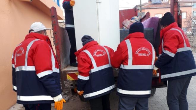 CABBAR BAŞKAN’DAN KİMSESİZ KADINA EV TAŞIMA DESTEĞİ