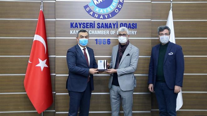 KAYSO’DAN TOBB TÜRKİYE 100’E GİREN FİRMALARA PLAKET