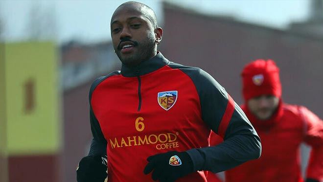 KAYSERİSPOR’DA 3 OYUNCU KADRO DIŞI BIRAKILDI