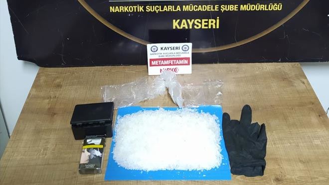 ARAÇ MOTORUNDA UYUŞTURUCU