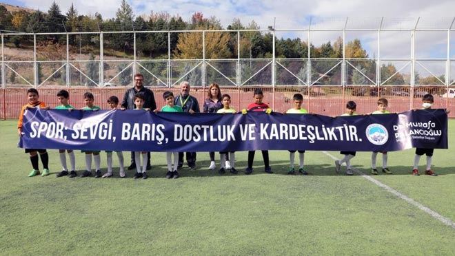 MELİKGAZİ FUTBOL OKULU KAPANIŞ TURNUVASIYLA SONA ERDİ
