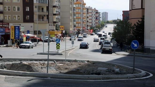 MELİKGAZİ’DEN ULAŞIMDA HİZMET ATAĞI