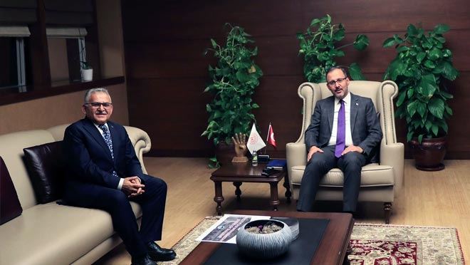 BÜYÜKKILIÇ GENÇLİK VE SPOR BAKANI İLE GÖRÜŞTÜ