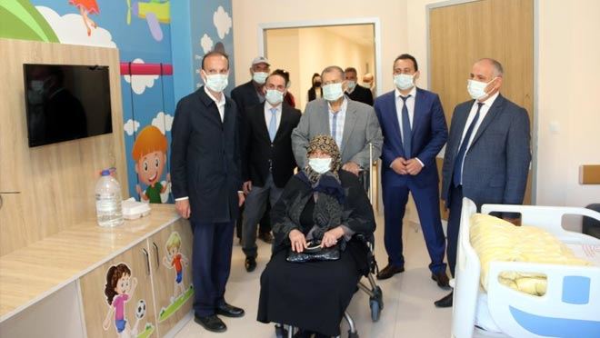 BAŞKAN ÖZTÜRK ÇOCUK HASTA ODASININ AÇILIŞINI YAPTI