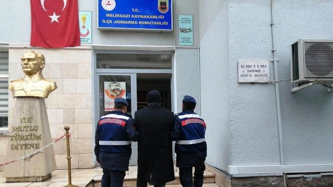 FETÖ ÜYELİĞİNDEN HÜKÜMLÜ İHRAÇ POLİS YAKALANDI