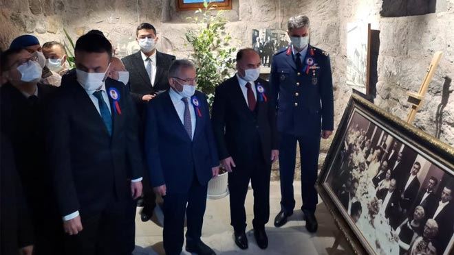 ATATÜRK SERGİSİ BEĞENİ TOPLADI