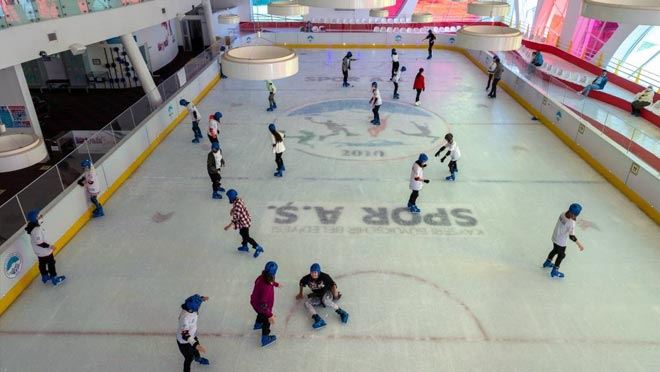 BÜYÜKŞEHİR, YAZ KIŞ DEMEDEN GENÇLERİ SPOR İLE BULUŞTURUYOR