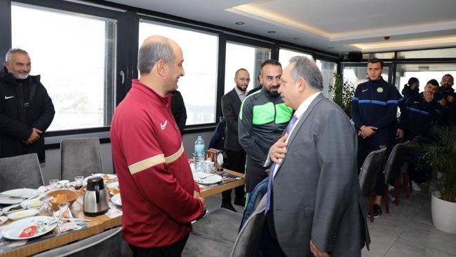 BAŞKAN YALÇIN, TALASGÜCÜ BELEDİYESPOR TAKIMIYLA BULUŞTU