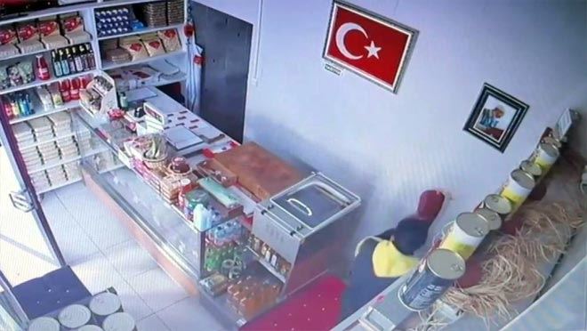 PASTIRMA HIRSIZI KAMERAYA YAKALANDI