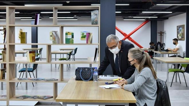 İKİ KÜTÜPHANEDE YENİ SAAT DÜZENLEMESİ