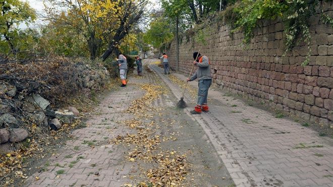 MELİKGAZİ’DE SONBAHAR TEMİZLİĞİ