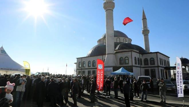 HIRKA-İ ŞERİF CAMİ’Nİ DUALARLA İBADETE AÇTI