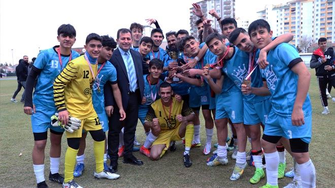 ŞAMPİYON FEVZİYE MEMDUH GÜPGÜPOĞLU SPOR LİSESİ