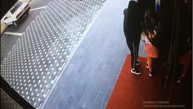 150 BİN LİRALIK ALTIN ÇALAN KADIN YAKALANDI