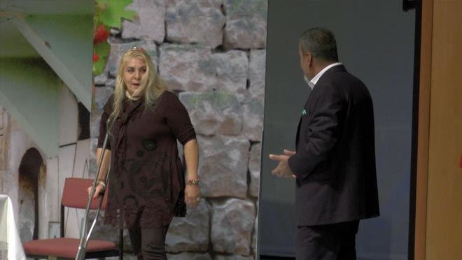 ENGELLİ VATANDAŞLARDAN ANLAMLI TİYATRO OYUNU