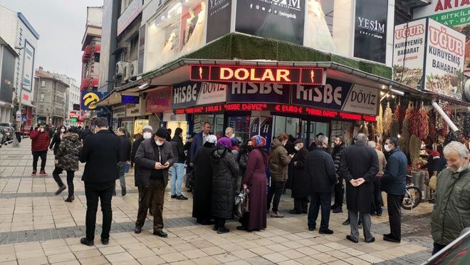 DÖVİZ VE ALTIN SERT DÜŞTÜ, KAFALAR KARIŞIK