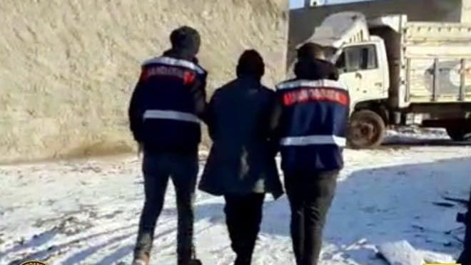 DEAŞ ŞÜPHELİSİ SAKLANDIĞI YERDE YAKALANDI