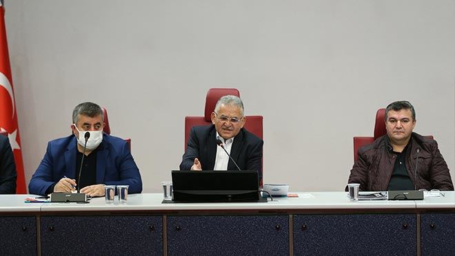 BÜYÜKŞEHİR’DE YENİ YIL ÖNCESİ 5.5 SAATLİK TOPLANTI 2021’DE YAPILANLAR VE 2022’DE YAPILACAKLAR KONUŞULDU