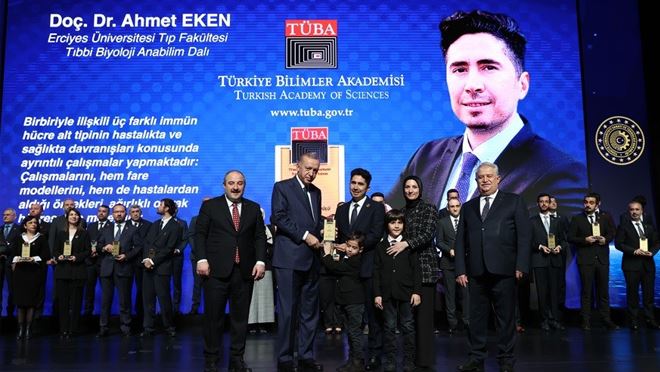 ERÜ ÖĞRETİM ÜYELERİ TÜBA VE TÜBİTAK BİLİM ÖDÜLLERİNİ ALDI