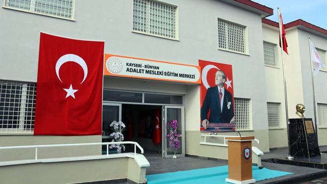 MAHKUMLAR CEZAEVİNDE MESLEK EDİNECEK