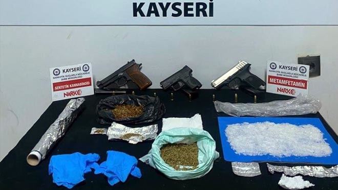 UYUŞTURUCU TACİRİ 2 ŞAHIS OPERASYONLA YAKALANDI