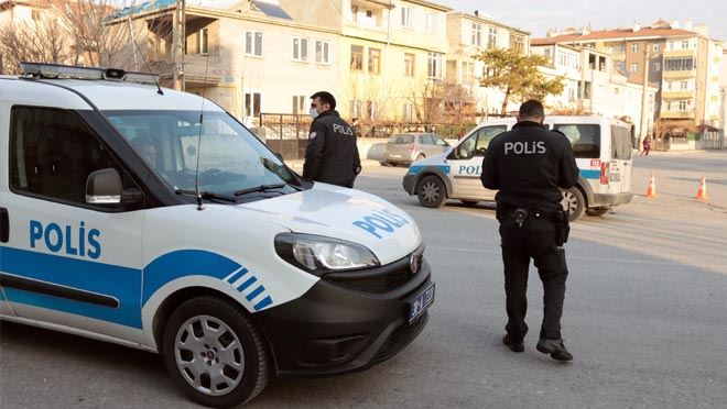 CİNAYET ŞÜPHELİSİ KAÇMAYA ÇALIŞIRKEN YAKALANDI