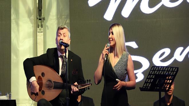 METİN ŞENTÜRK KAYSERİLİLERİ COŞTURDU