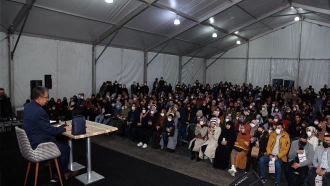 YAZARLAR, OKURLARIYLA BULUŞUYOR