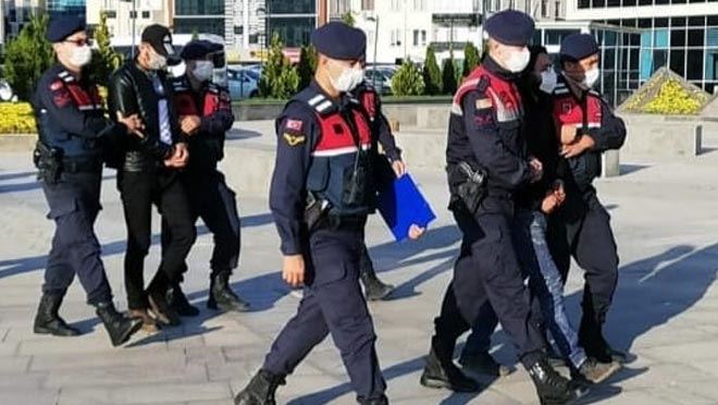 JANDARMA, 4 İLÇEDEN HIRSIZLIK YAPAN 5 KİŞİYİ YAKALADI