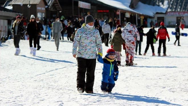 ERCİYES’TE PİSTLER DOLUP TAŞTI