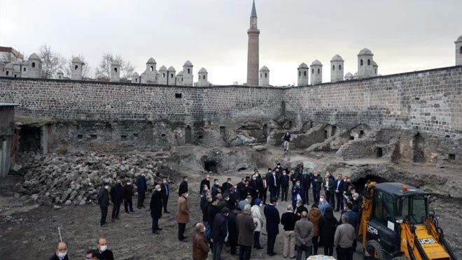 500 YILLIK TARİHİ GÖN HANI YENİDEN CANLANIYOR