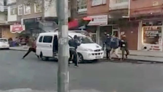 YABANCI UYRUKLU 2 GRUP ARASINDA KAVGA