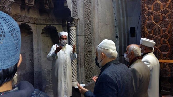 GARA ŞEHİTLERİ İÇİN GIYABİ CENAZE NAMAZI