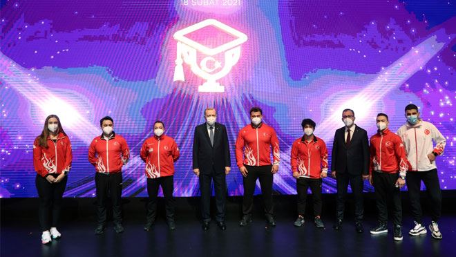 NNY ÜNİVERSİTESİ’NDEN MİLLİ SPORCULARA YÜZDE YÜZ BURS DESTEĞİ