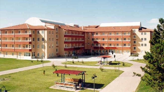 “HUZUREVİ PANDEMİYİ HUZURLU GEÇİRİYOR”