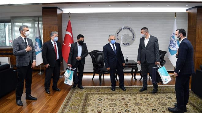 BAŞKAN BÜYÜKKILIÇ’TAN DUYARLILIK GÖSTEREN ŞOFÖRLERE ÖDÜL