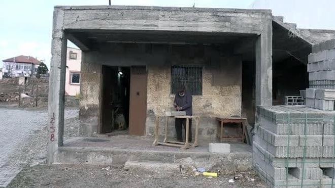 TOMARZALI TAŞ USTASI 50 YILDIR TAŞLARA ŞEKİL VERİYOR