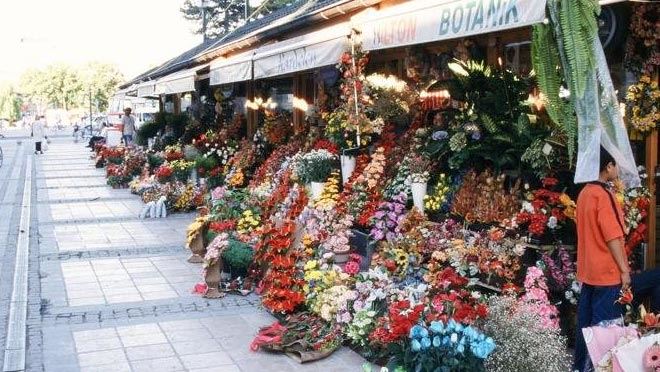 SEVGİLİLER GÜNÜ İÇİN ÇİÇEKÇİLER AÇIK OLACAK